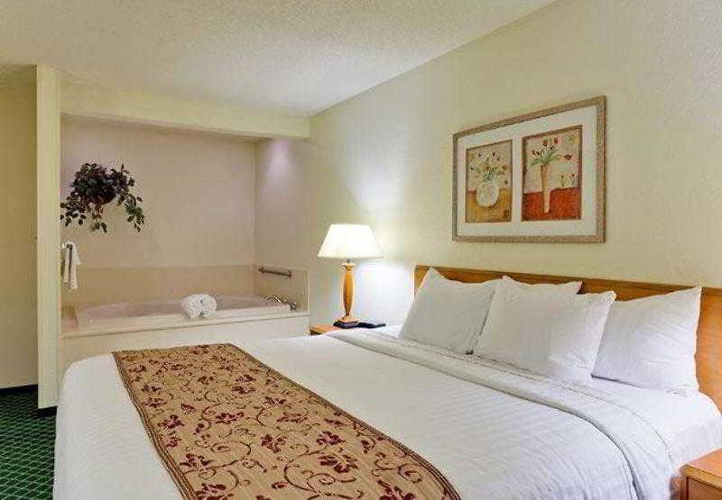 Fairfield Inn & Suites Valparaiso Szoba fotó